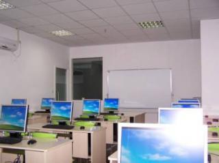 春風化雨育桃李 上?；肝慕逃畔⒆稍儙熒L采掠影